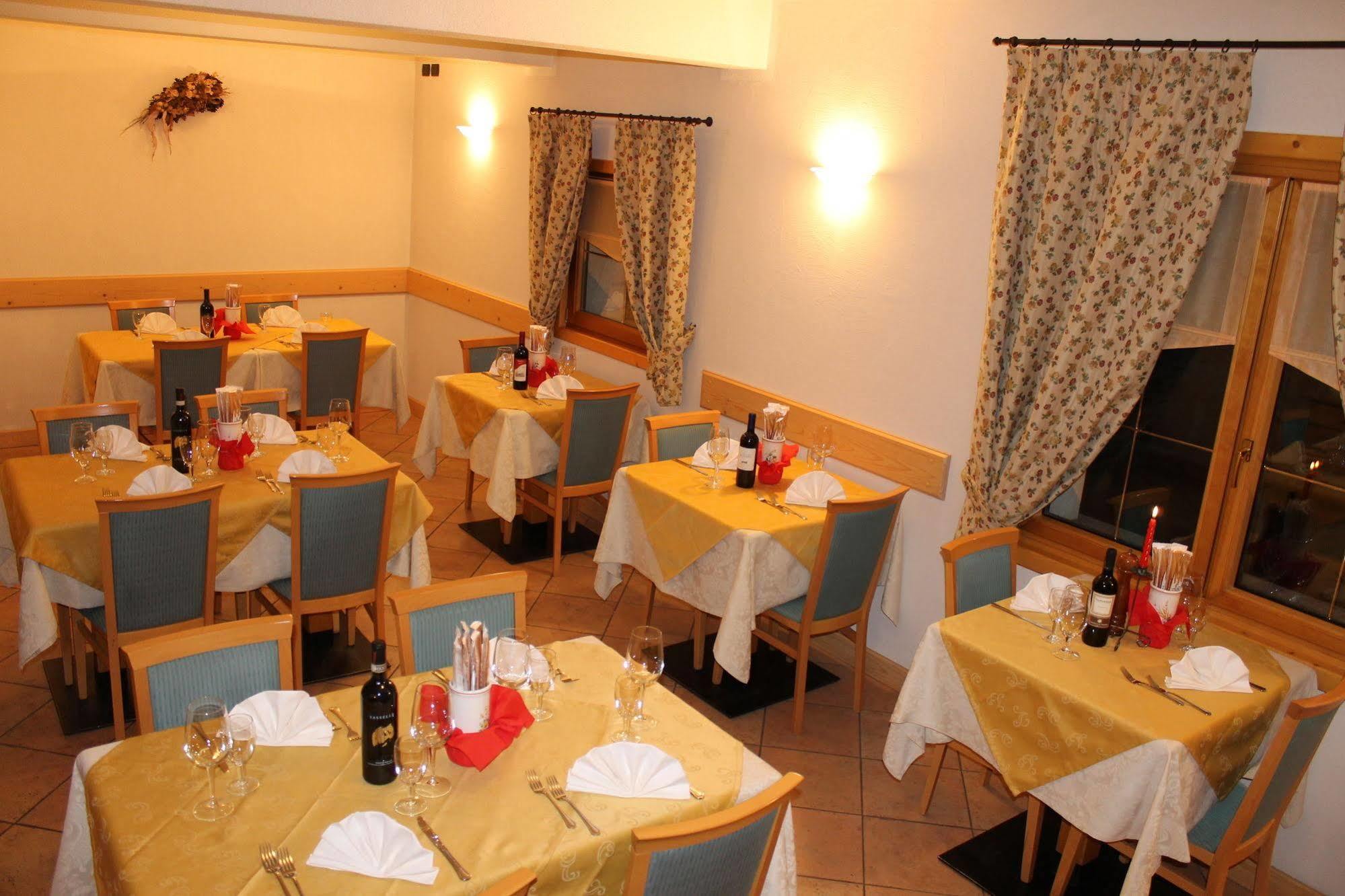 Hotel La Colombina Livigno Exterior photo